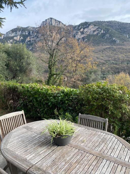 Charmante Maison Avec Piscine Gourdon  Extérieur photo